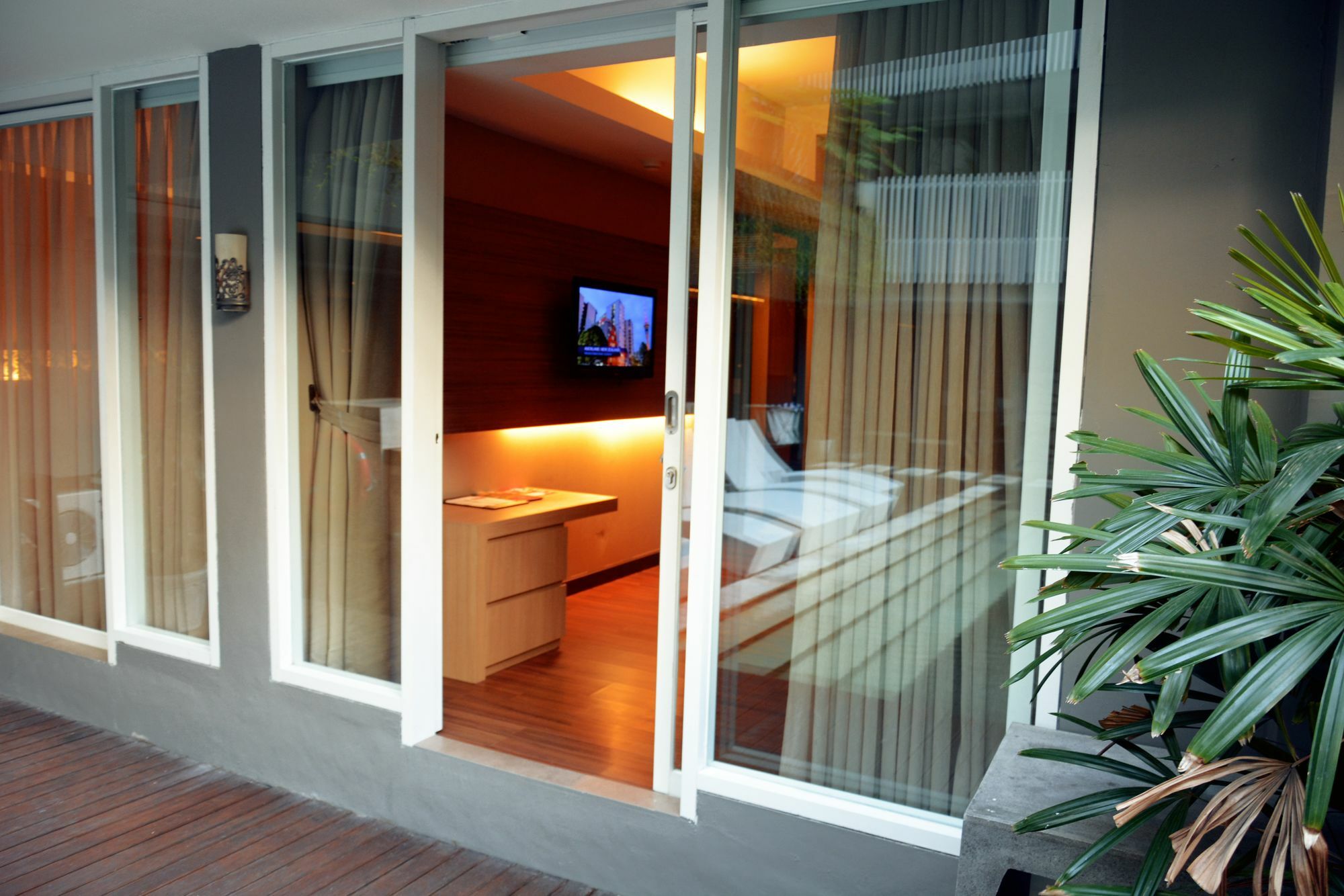 Ramada By Wyndham Bali Sunset Road Kuta Hotel Seminyak  Ngoại thất bức ảnh